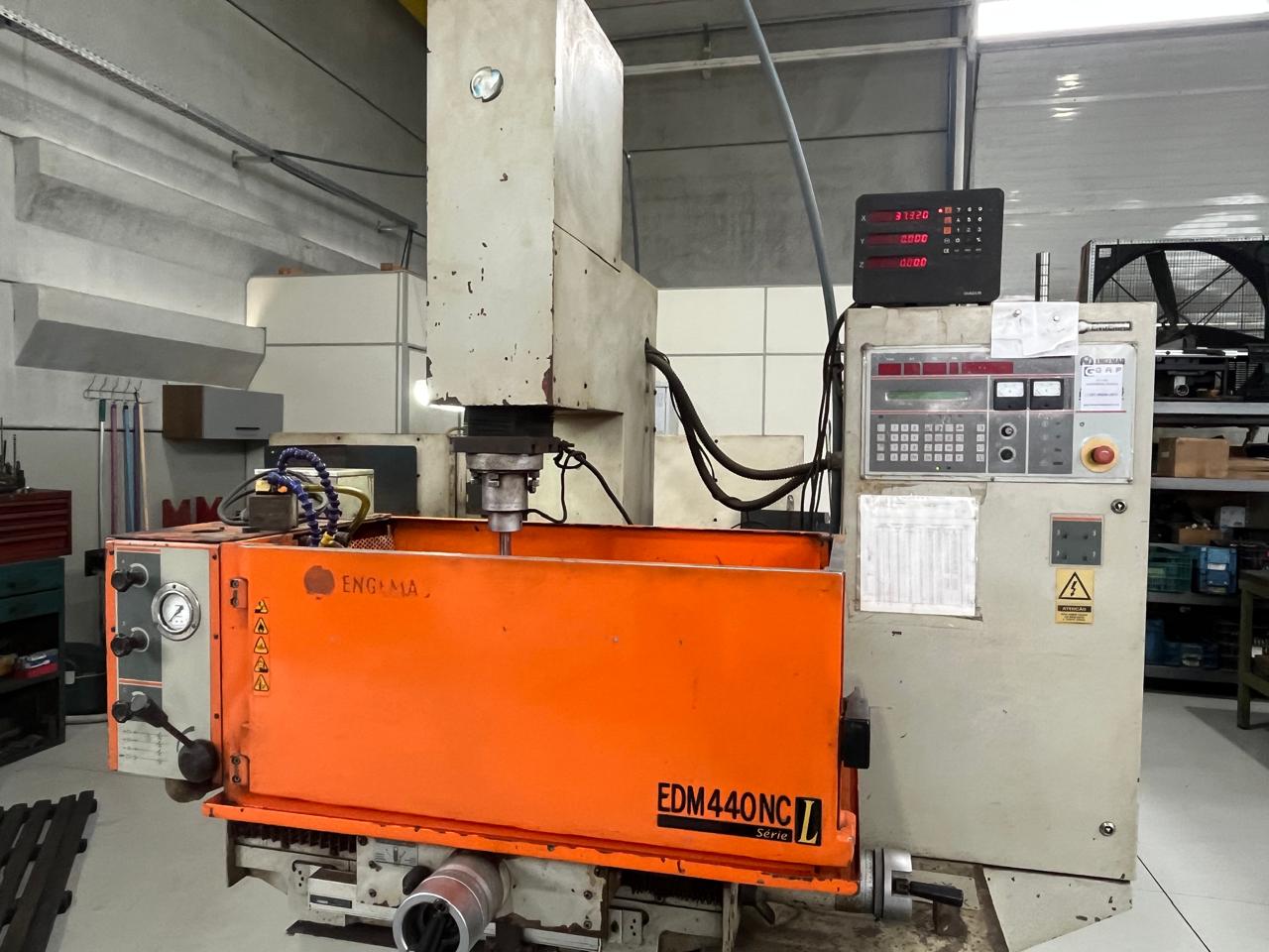 Eletroerosão por penetração Engemaq EDM 440 NC
